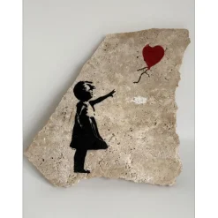 BANKSY - BANKSY "Petite fille au ballon" Peinture au pochoir sur pierre - 31x21cm