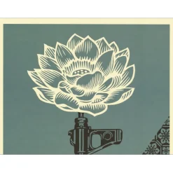 SHEPARD FAIREY (OBEY) - Sérigraphie "AK-47 Lotus " 91x61cm